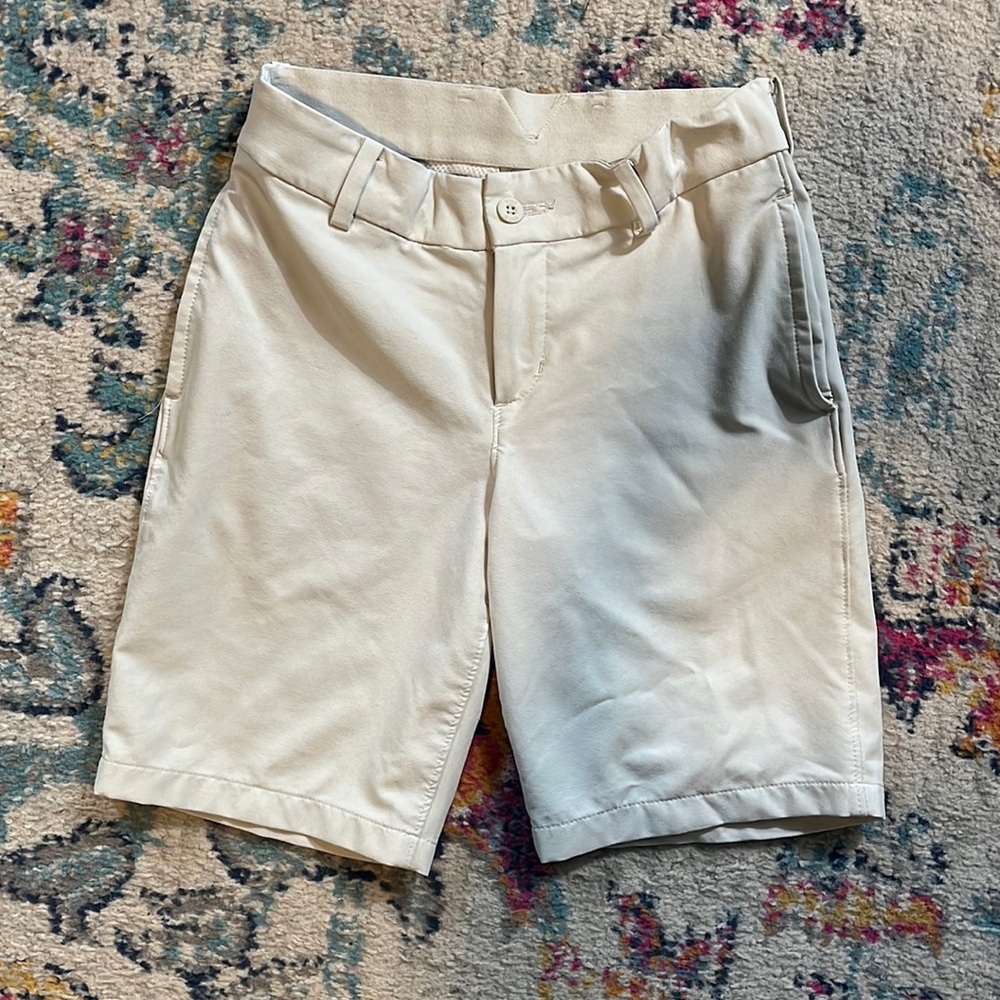 Nike dry-fit Boys golf shorts, standard size SM